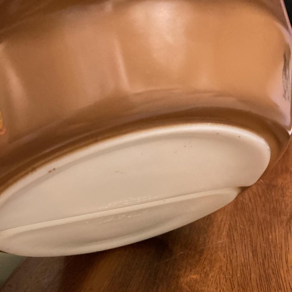 Vintage Pyrex Early American/Brown/ Gold/ Eagle 1 1/2 Qt. Divided Dish - Picture 11 of 12